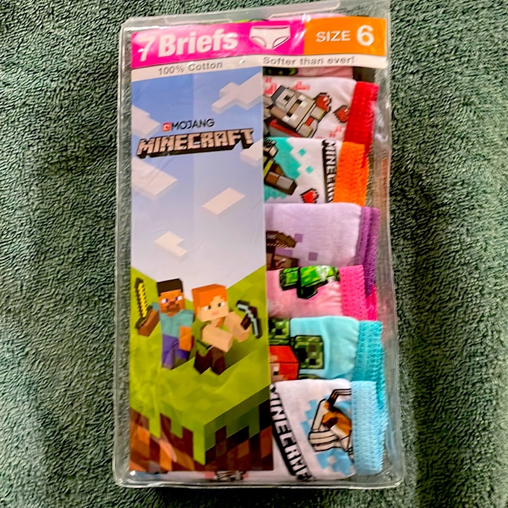NWT - Mojang Minecraft, Girls Underwear Briefs, Size 6, Pack of 7